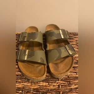 BIRKENSTOCK - Camouflage Green
